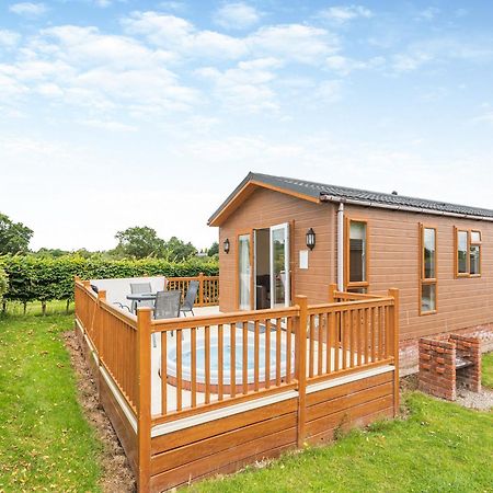 Wigmore Lakes Lodges Cardeston Exterior photo